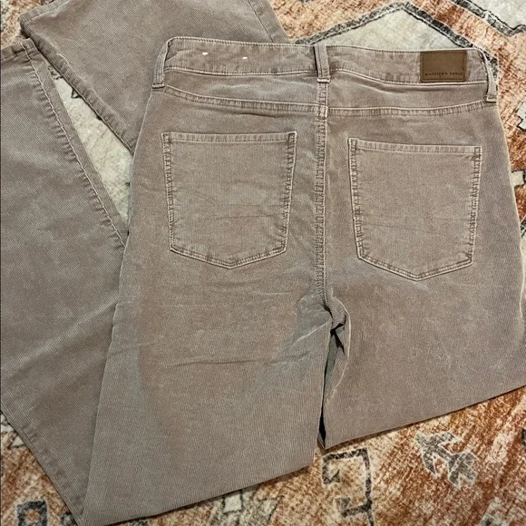 American Eagle Super High-rise Flare Cords - Picture 4 of 5